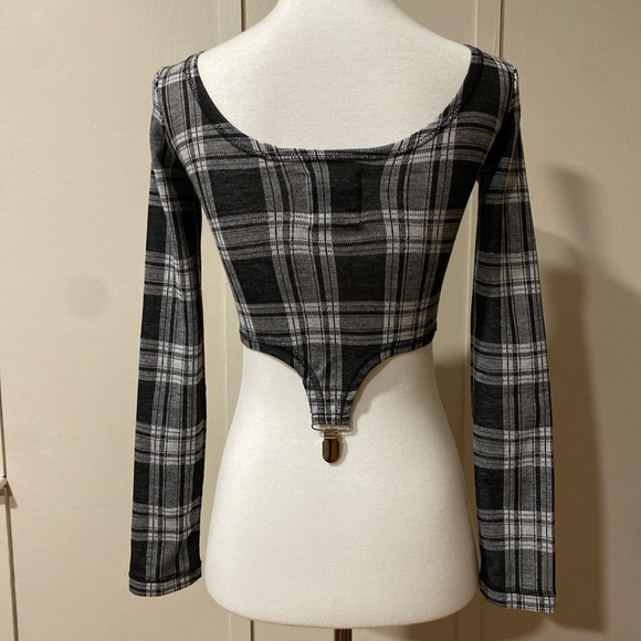 UNIF Grey Slater Crop Top, Size XS - Picture 3 of 5